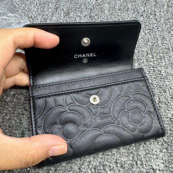 CHANEL Leather Wallet 450-082125 - Picture 10 of 12